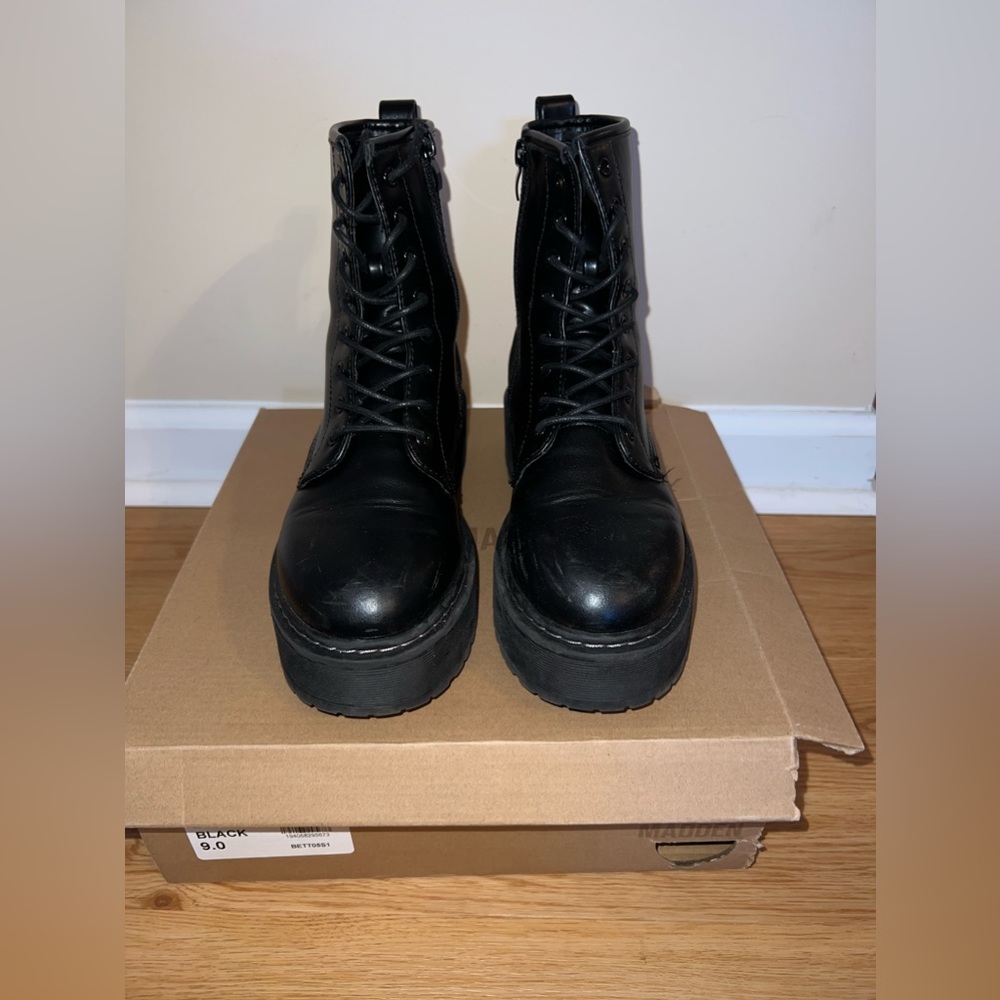 STEVE MADDEN Bettyy Black Combat Boots